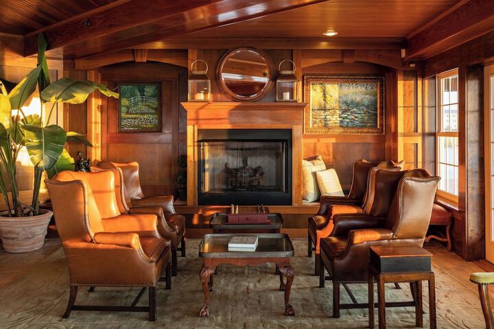 Lounge 73 of 88