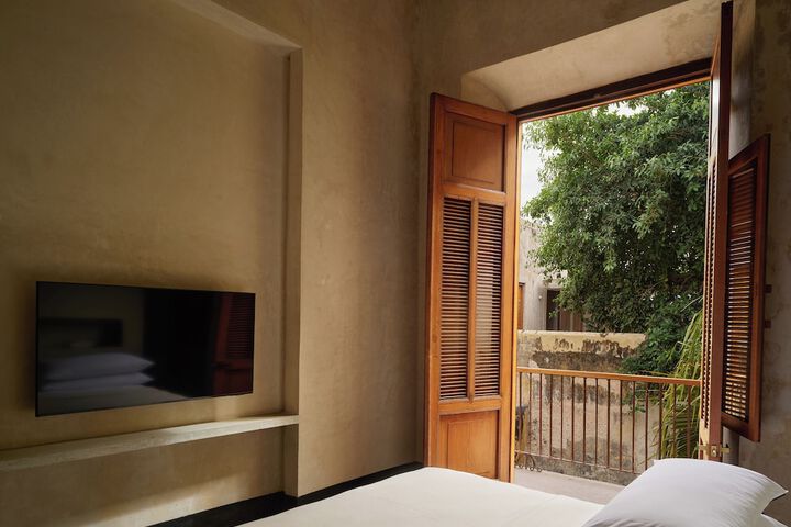 Room 21 of 76