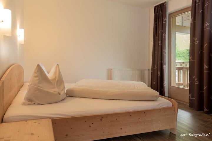 Room 4 of 50