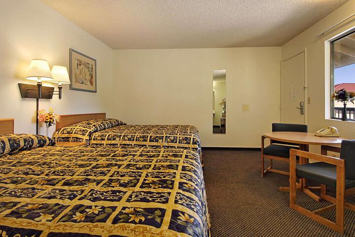 1 King Bed (2 of 6)