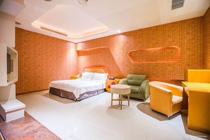 Room 6 of 60