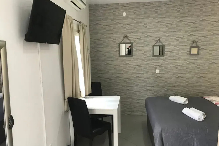 Room 2 of 12