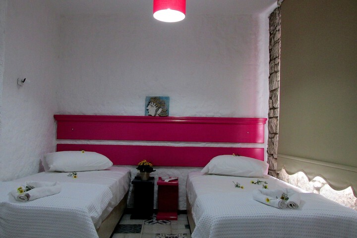 Room 5 of 19
