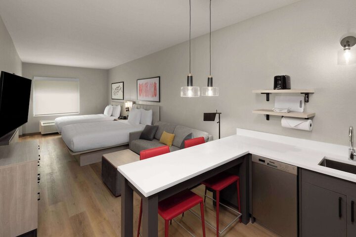 Room 9 of 25