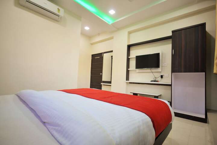 Room 3 of 7