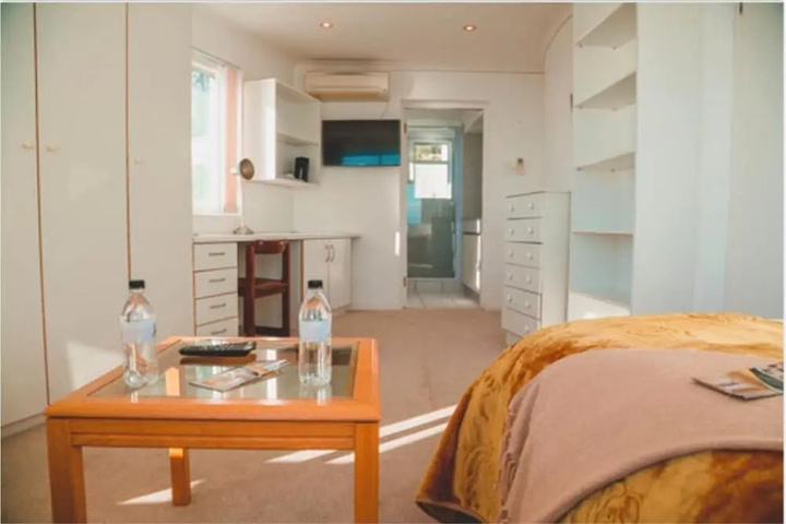 Room 5 of 15