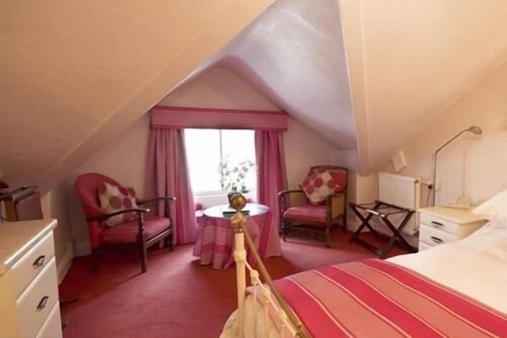 Room 20 of 33