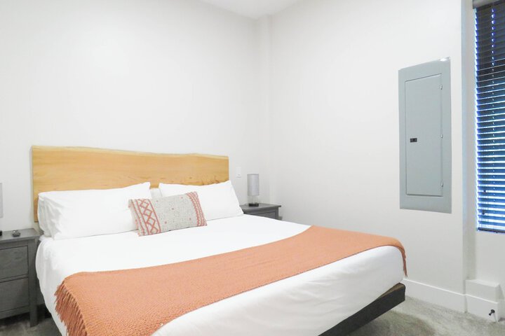 Room 8 of 23