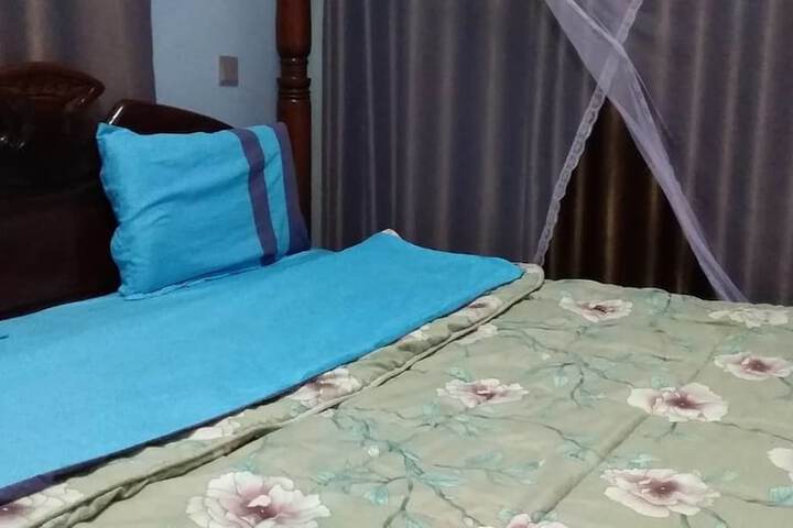 Room 6 of 20