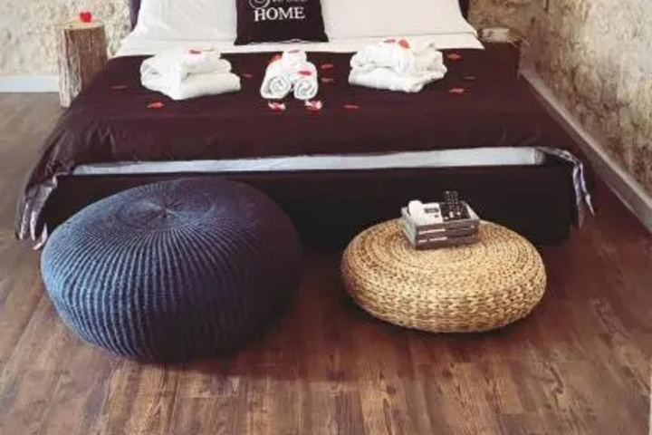 Room 6 of 26