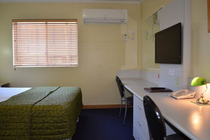 Room 10 of 51