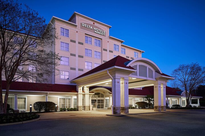 Delta Hotels By Marriott Norfolk Airport Norfolk Va 1570 North Military Highway