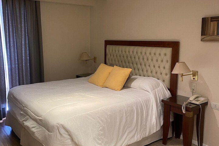 Room 27 of 65