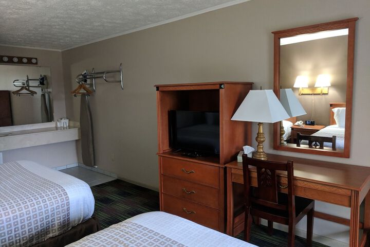Deluxe 2 Queen Beds (7 of 7)