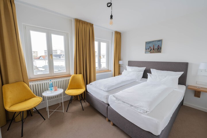 Room 2 of 19