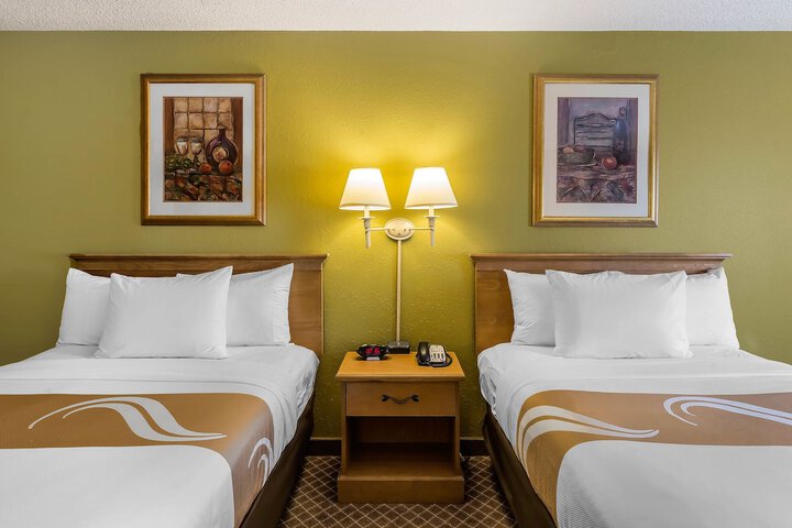 Double Accessible King Size Bed (10 of 11)