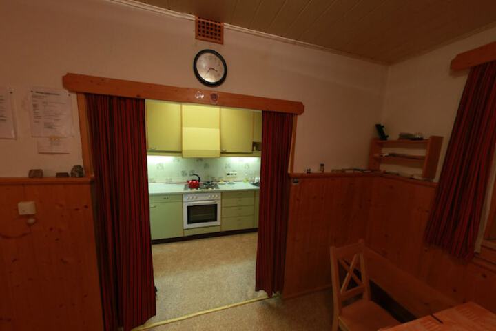 Room 13 of 48