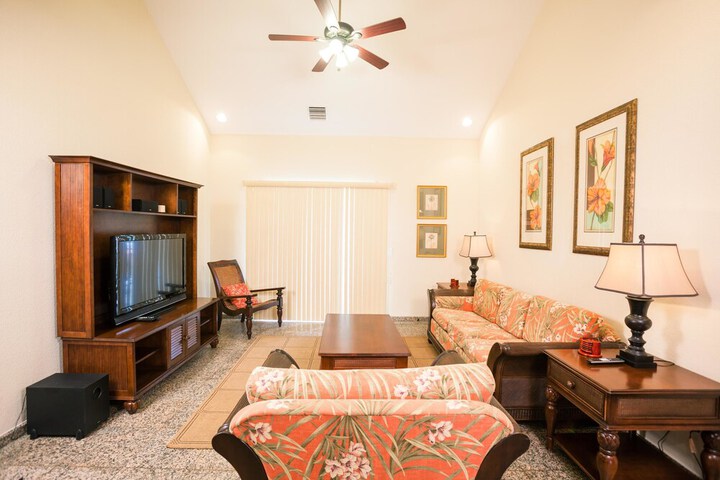 Room 6 of 28