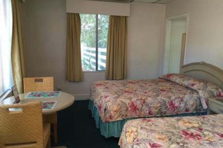 Room 22 of 38