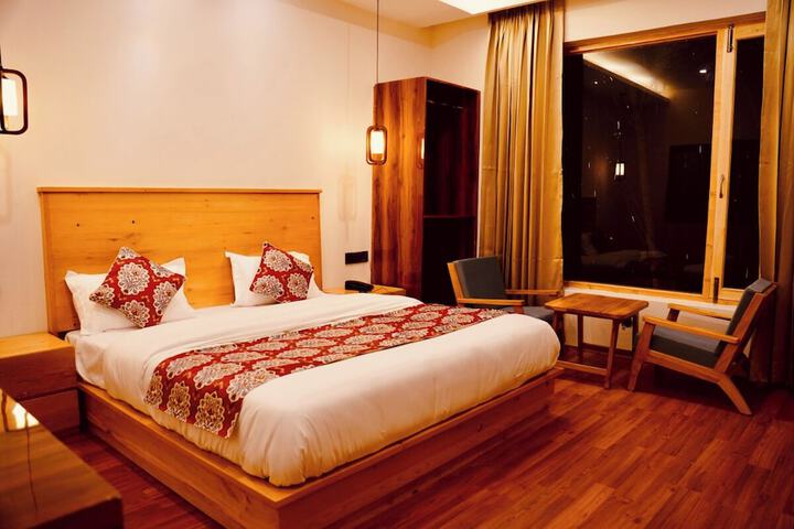 Room 2 of 40