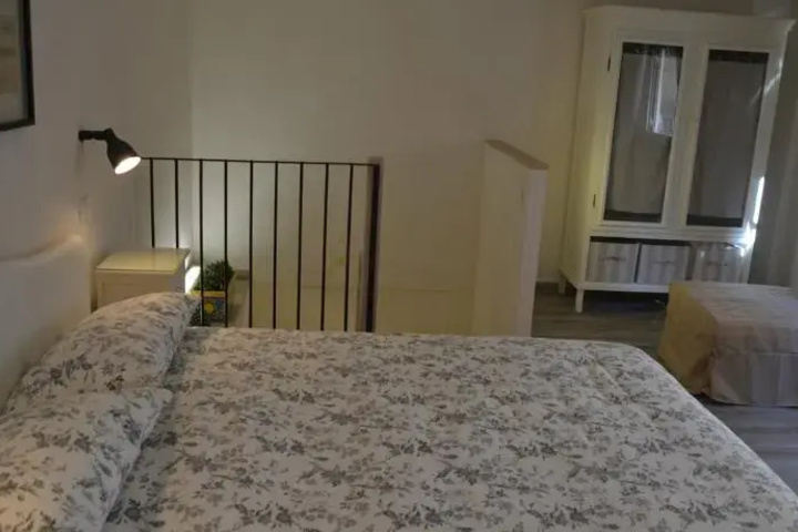 Room 4 of 13