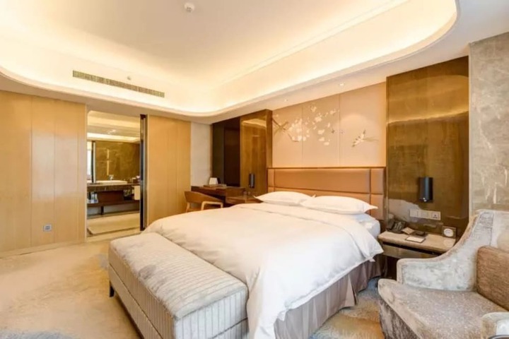 Room 18 of 46