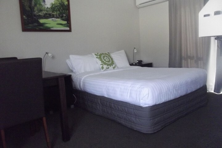 Room 5 of 55