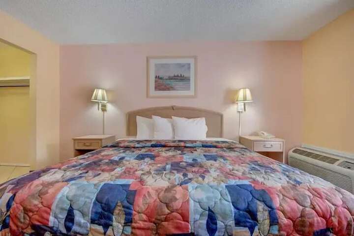 Room 5 of 23
