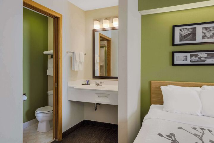 2 Double Beds (8 of 12)