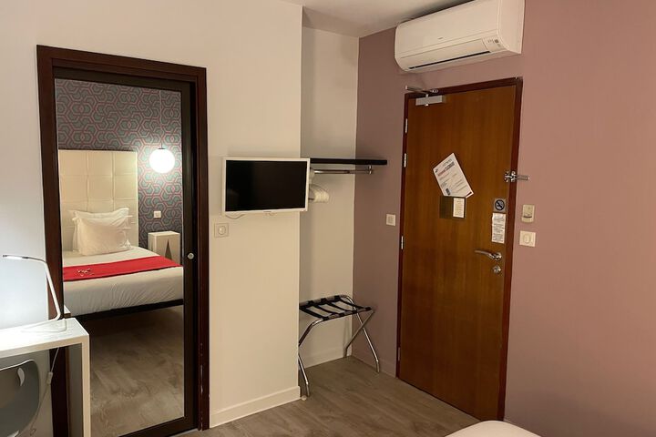 Room 5 of 47