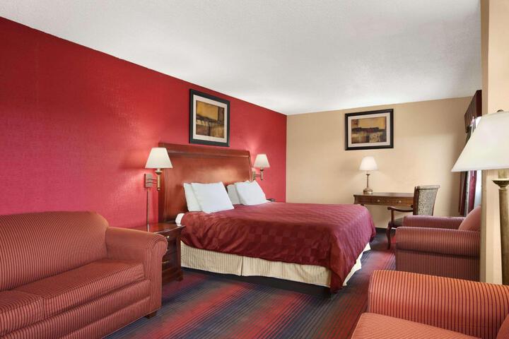 1 King Bed (6 of 12)