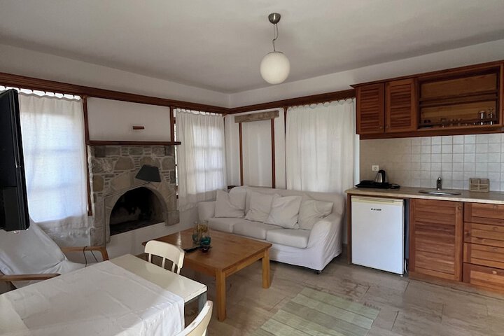 Room 5 of 17