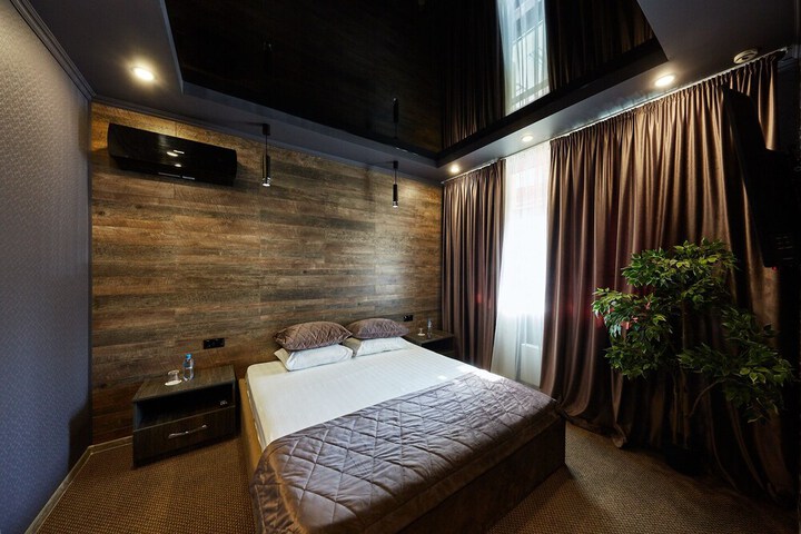 Room 10 of 33