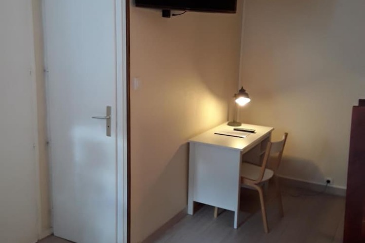 Room 6 of 62