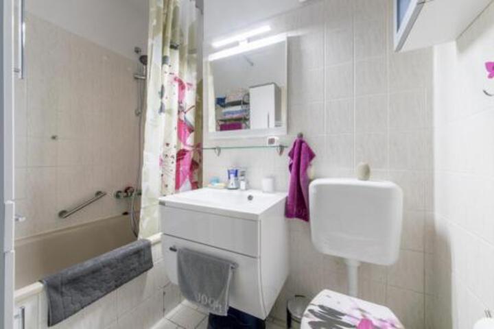 6393 Private Room