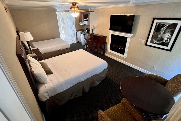Room 25 of 81