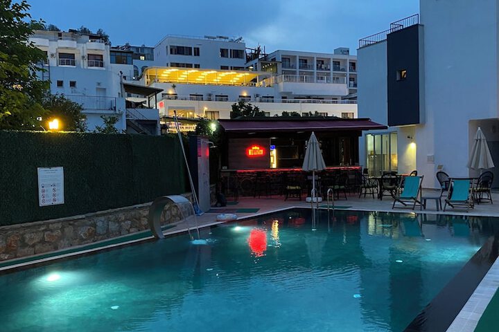 Pool 106 of 159
