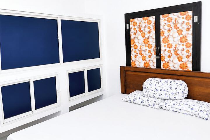 Room 4 of 11