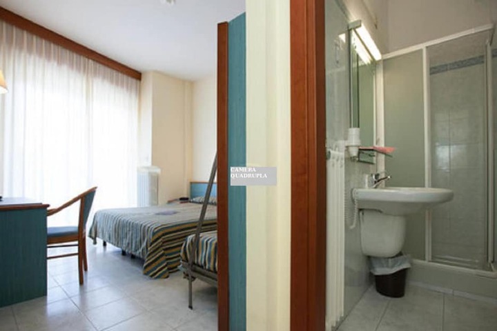 Room 17 of 87
