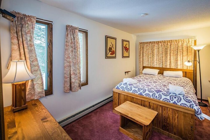 Room 6 of 37