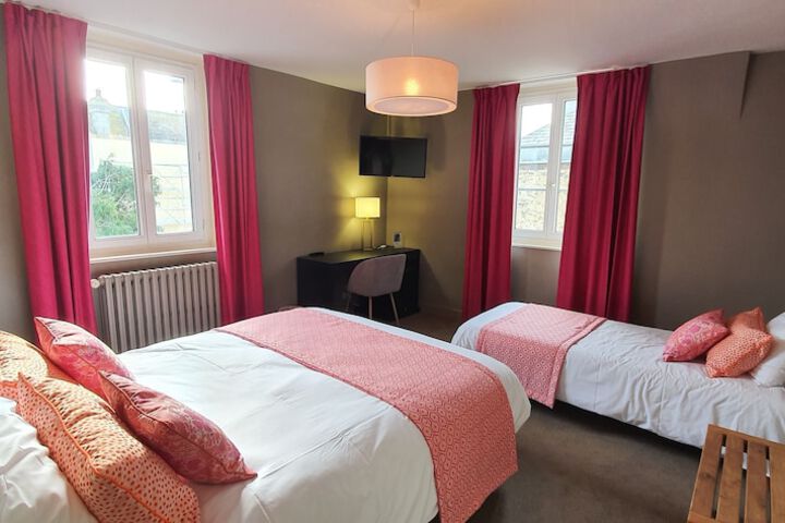 Room 8 of 35