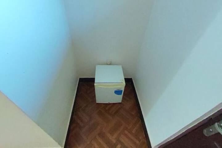 Room 46 of 82