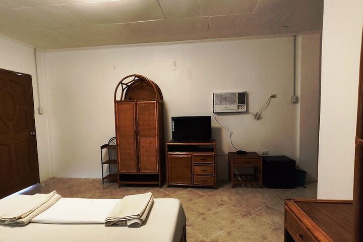 Room 7 of 42
