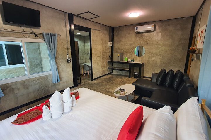 Room 3 of 35