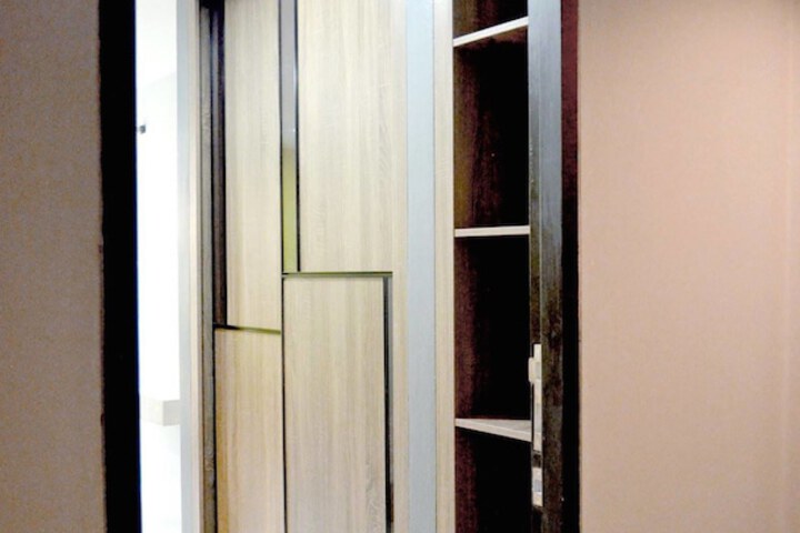 Room 10 of 20