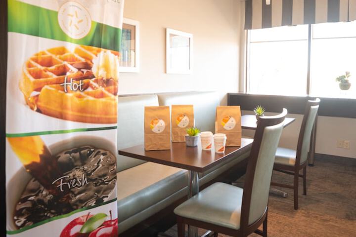 Breakfast area