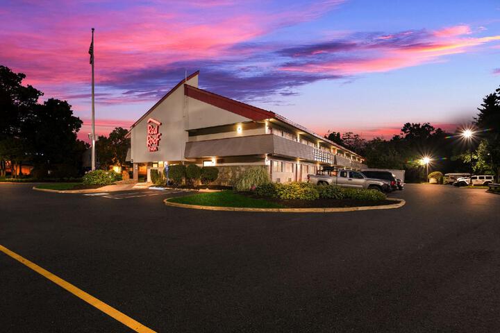 Exterior of Red Roof Inn Salem #151