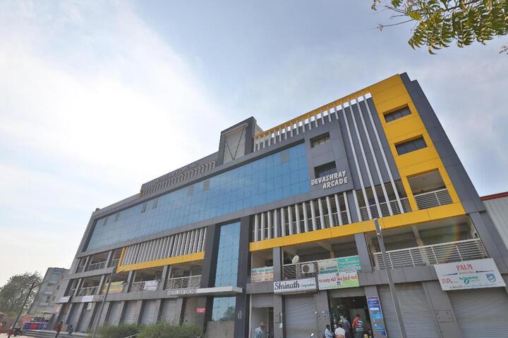 OYO 27930 HOTEL DEV PALACE