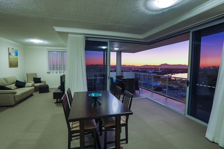 Room 4 of 175