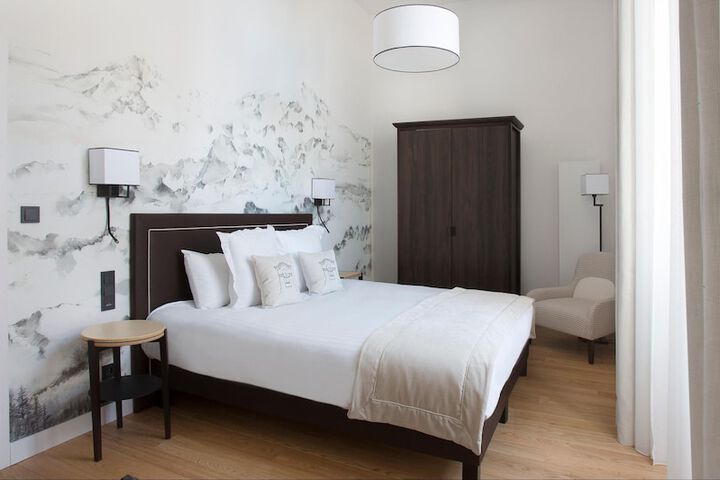 Room 42 of 105